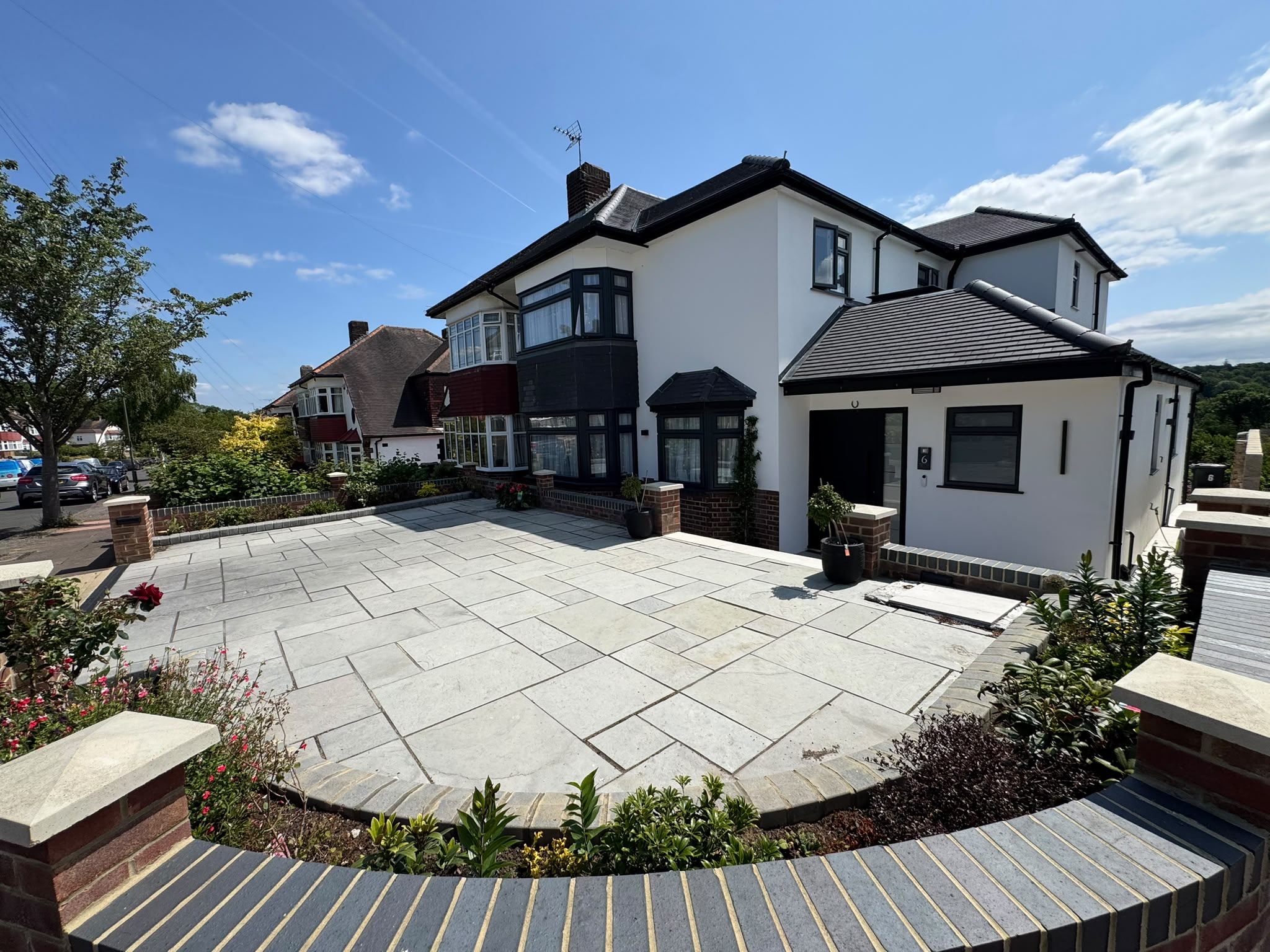 Completed West Wickham extension and landscaped frontage by Max Space